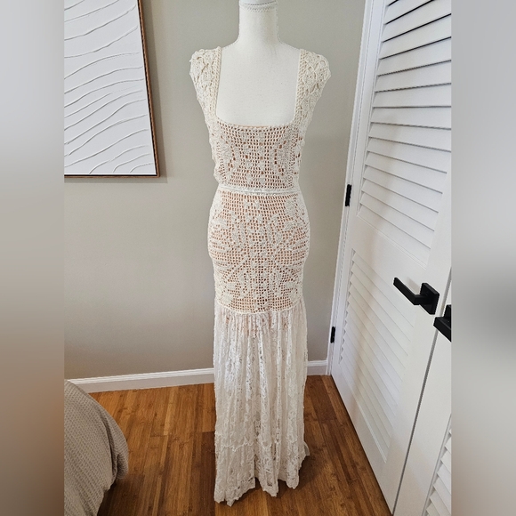 Chasing Unicorns Somebody to Love crochet and lace gown - Picture 15 of 15